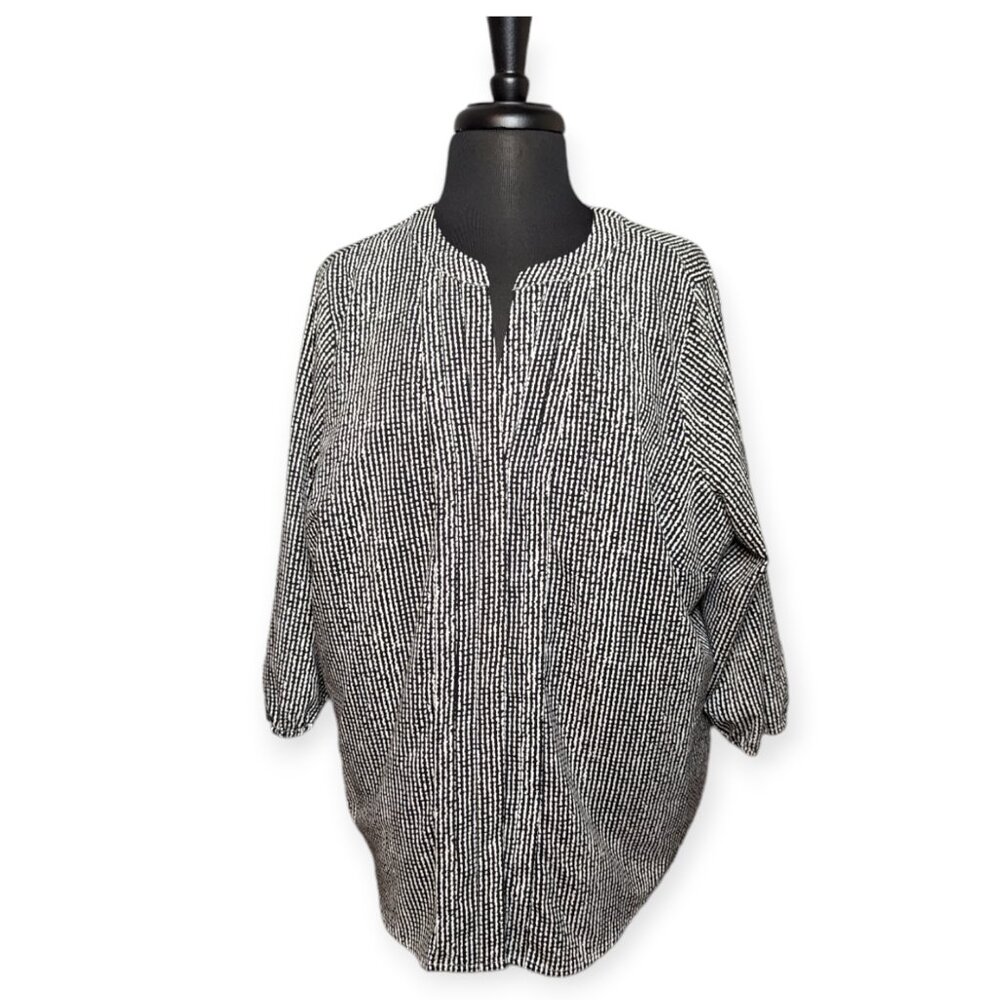 212 Collection Black & White Seersucker Long Sleeve Button Front Top Size 1X